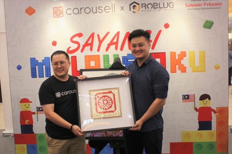 Tun M and Tun Siti’s LEGO Mural Unveiled at Carousell LEGO Art Exhibition