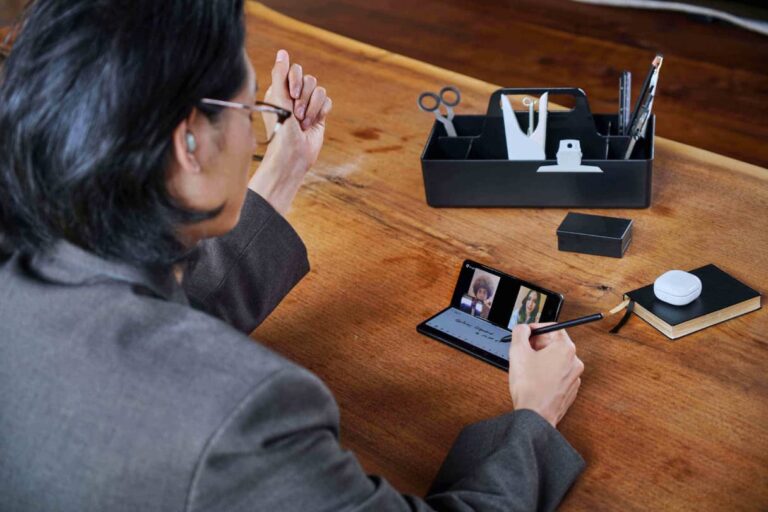 Make Taking Notes Enjoyable for Success with the S Pen on Galaxy Z Fold3 5G