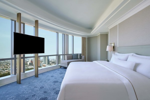 Stay Well at our signature heavenly bed during Christmas and New Year with The Westin Surabaya
