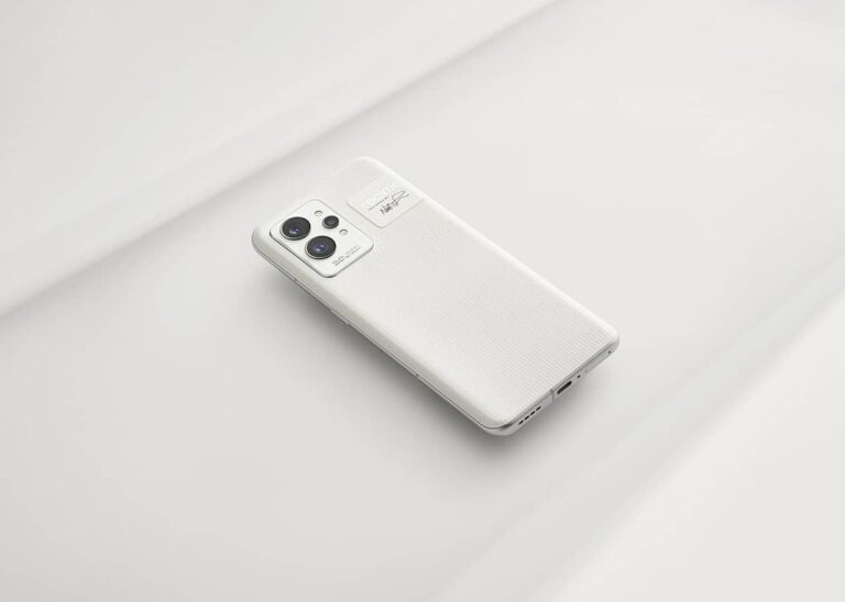 realme Launches GT 2 Pro With Snapdragon 8 Gen 1 And 9-Layer Vapor Cooling