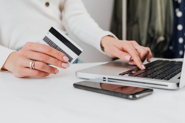 7 Online Shopping Security Threats and Tips to Avoid Them