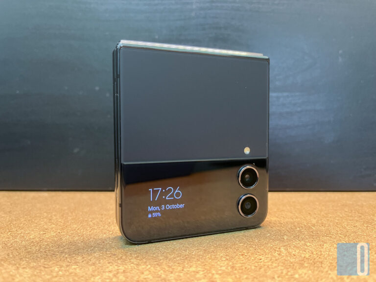 Samsung Galaxy Z Flip4 Long Term Review – Flexing All The Improvements