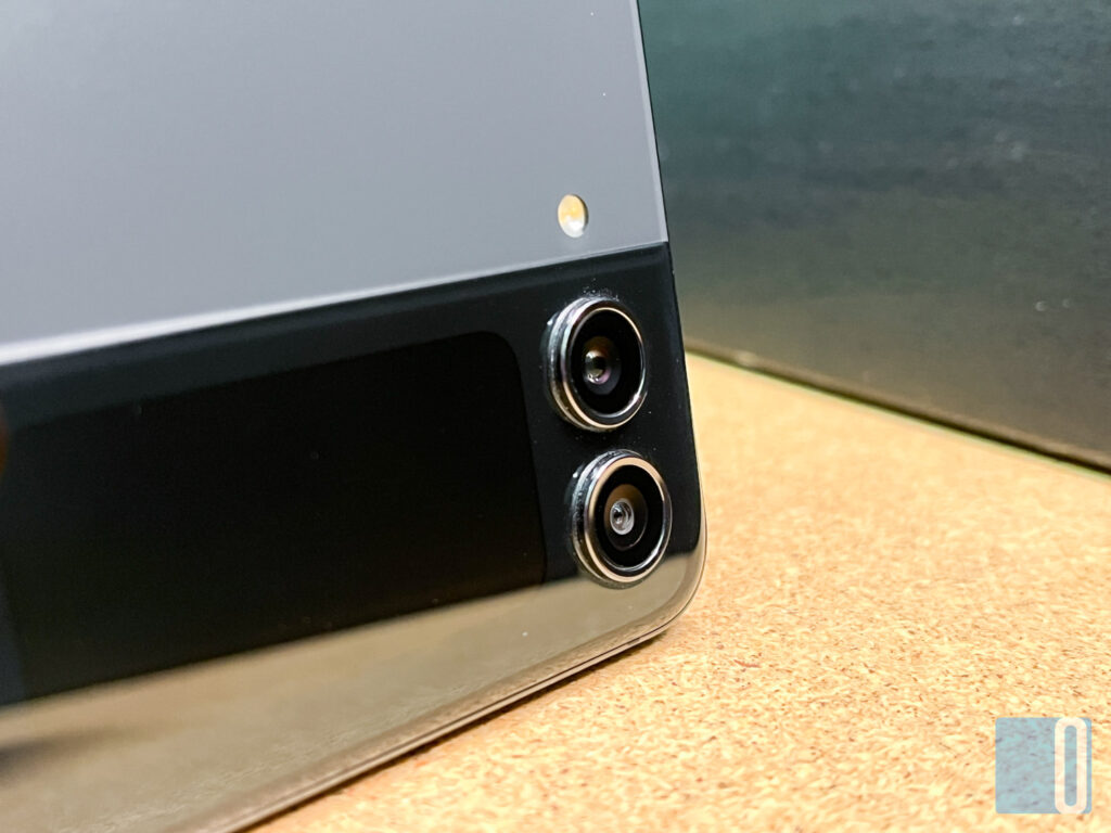 Samsung Galaxy Z Flip4 Long Term Review - Flexing All The Improvements