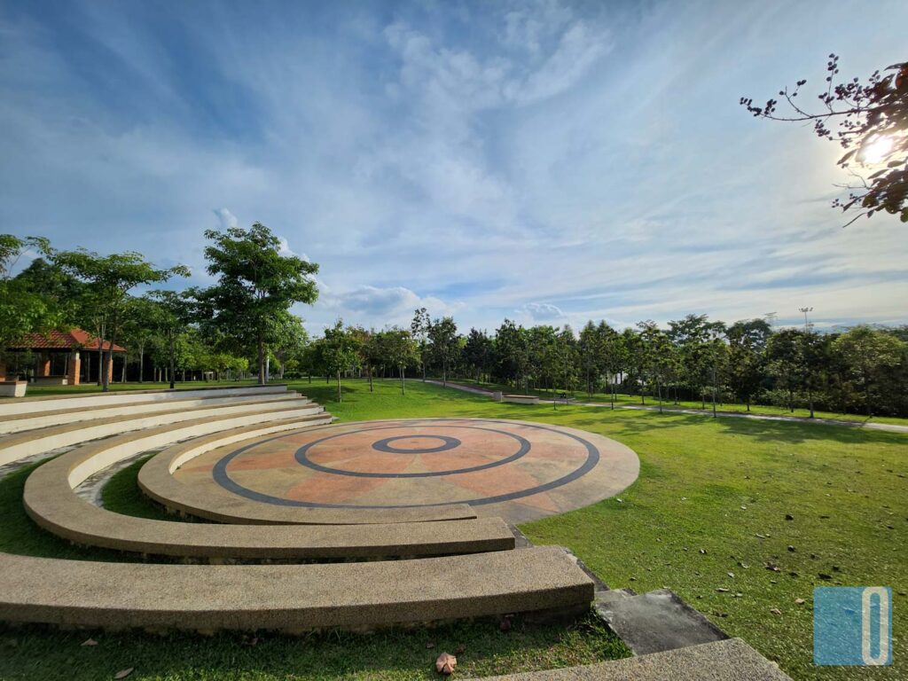 Samsung Galaxy Z Flip4 Long Term Review - Flexing All The Improvements