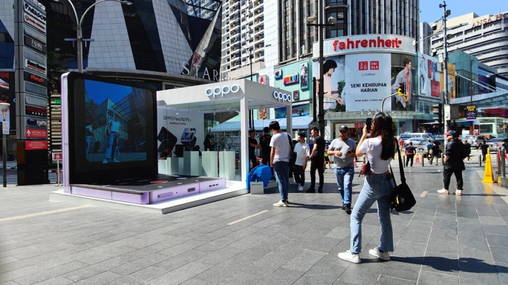 OPPO Find N2 Flip Pop-up Experience Store Showcases the Biggest Flip Structure in Malaysia