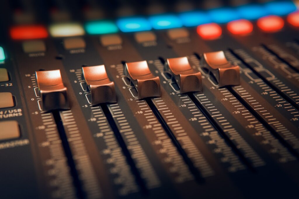 Do Headphones Increase Your Risk of Hearing Loss? Do Headphones Increase Your Risk of Hearing Loss?