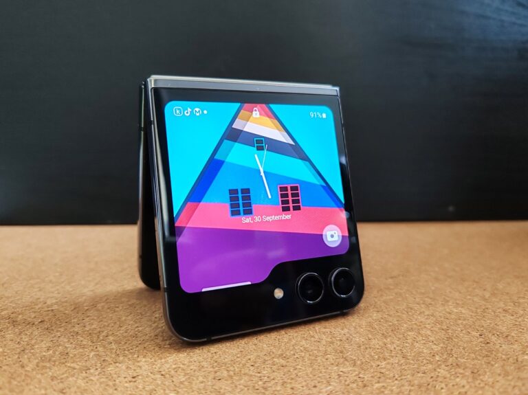 Samsung Galaxy Z Flip5 Review: A Masterpiece of Foldable Innovation