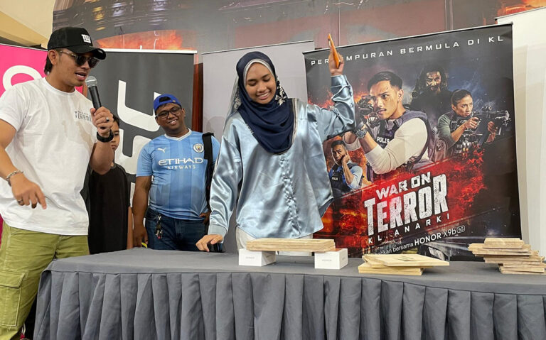 The All-Angle Ultra Tough HONOR X9b 5G Wows Crowds in Promotional Tour