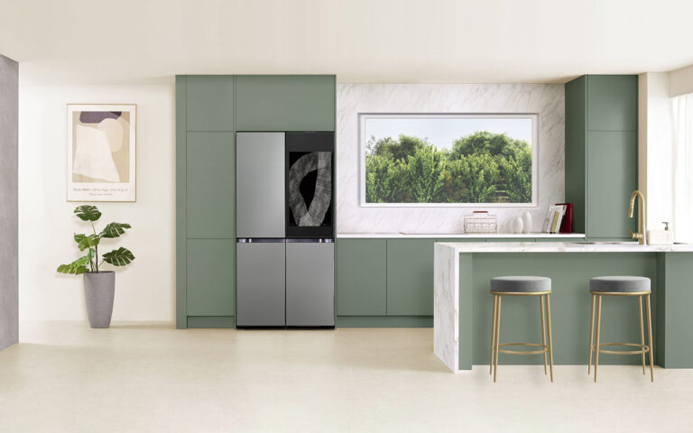 Samsung Electronics to Showcase 2024 Bespoke 4-Door Flex™ Refrigerator with AI Family Hub™+ at CES 2024