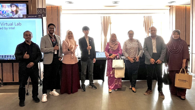 Cikgu Juara Digital Annual Meet Up 2024: A Leap Towards Future-Ready Classrooms with Intel® and Arvia’s Virtual Lab Solutions
