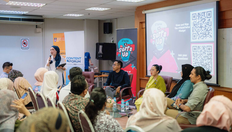 Internet Safety Pledge Unites 500 Digital Literacy Advocates