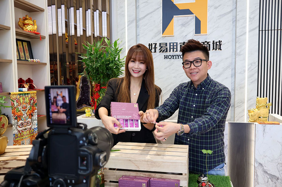 From Struggle to Success: Malaysian Entrepreneurs Turn Facebook Live Into Scalable Businesses From Struggle to Success: Malaysian Entrepreneurs Turn Facebook Live Into Scalable Businesses