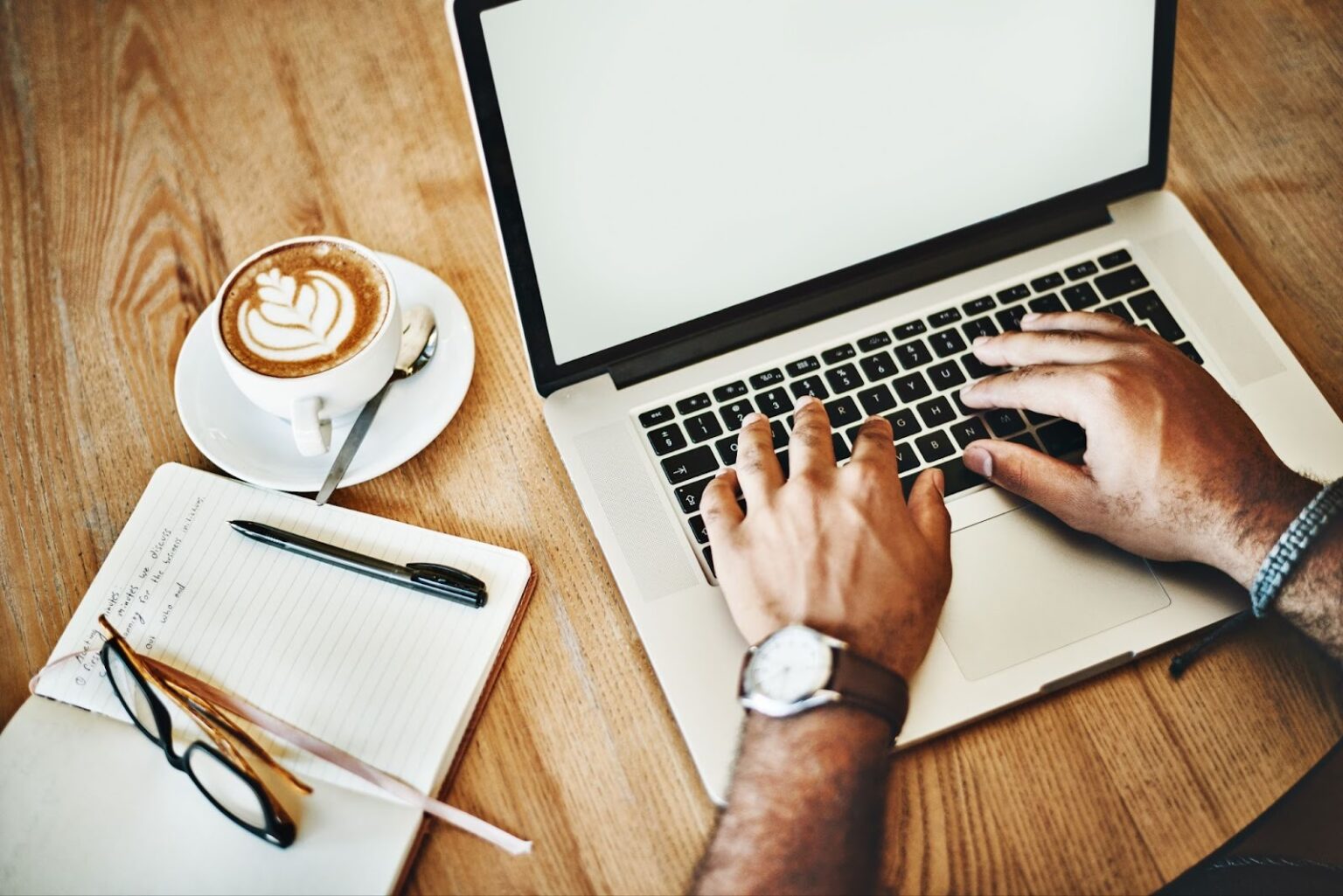 London Chronicle Reports Rising AI Disruption Across Creative Industries as Freelancers Face Income Declines