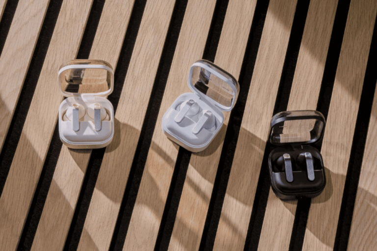 The Galaxy Buds4 Brings Pro-Level Call Quality to Your Pocket