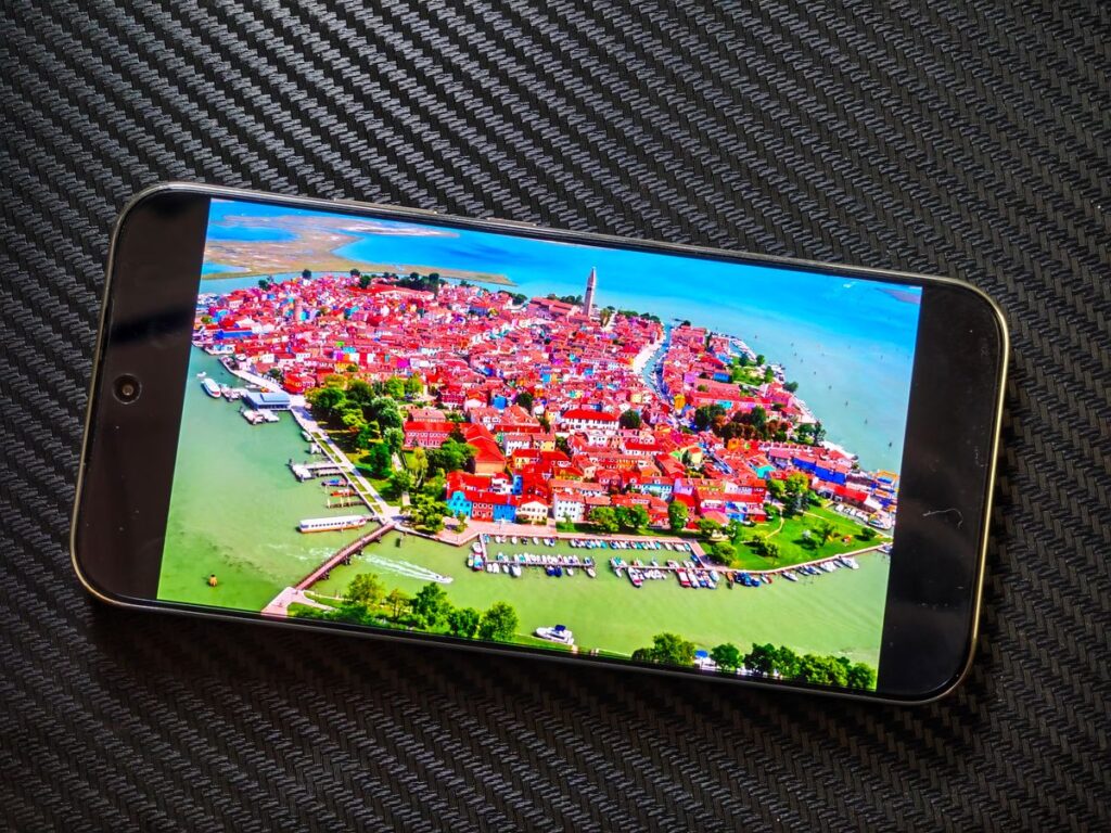 HONOR X9e Pro Review: The Phone That Survived an Airsoft Gun and My Battery Anxiety HONOR X9e Pro